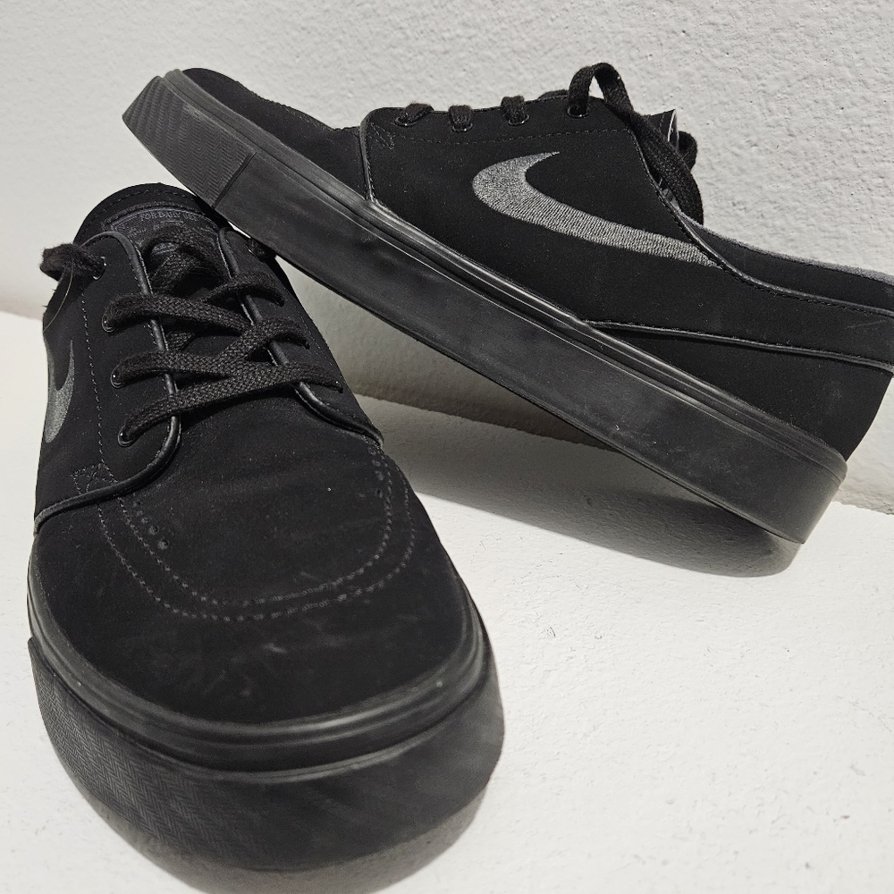 NIKE Zoom Shoes (Stefan Janoski) - Size 9